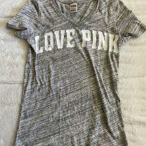 pink t shirt